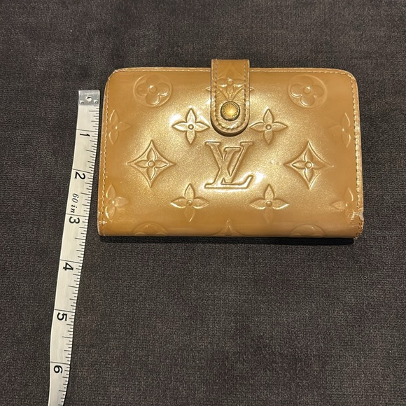 Louis Vuitton Tan Wallet - Picture 16 of 16